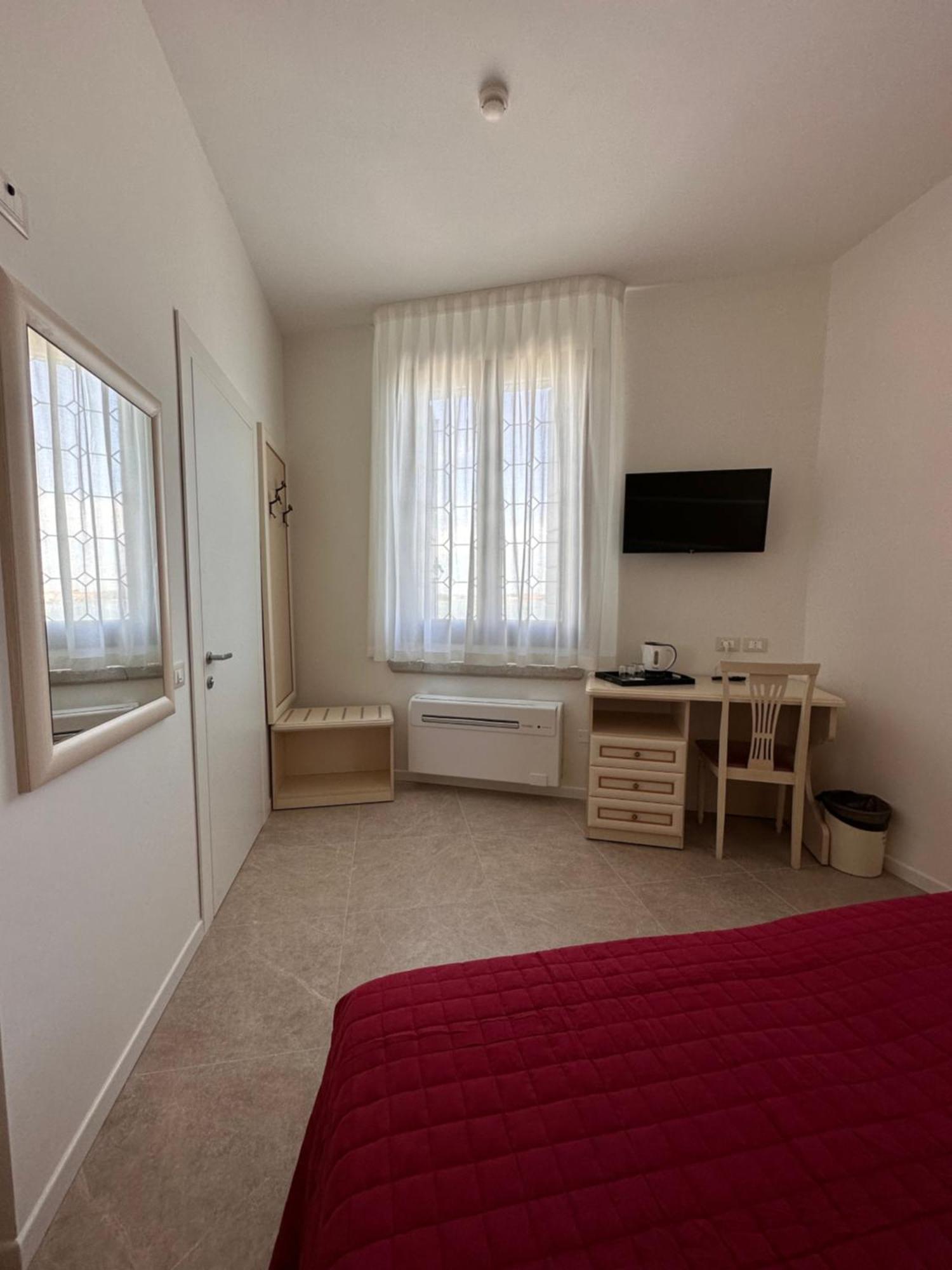 Collegio Amdg Hotel Venice Room photo